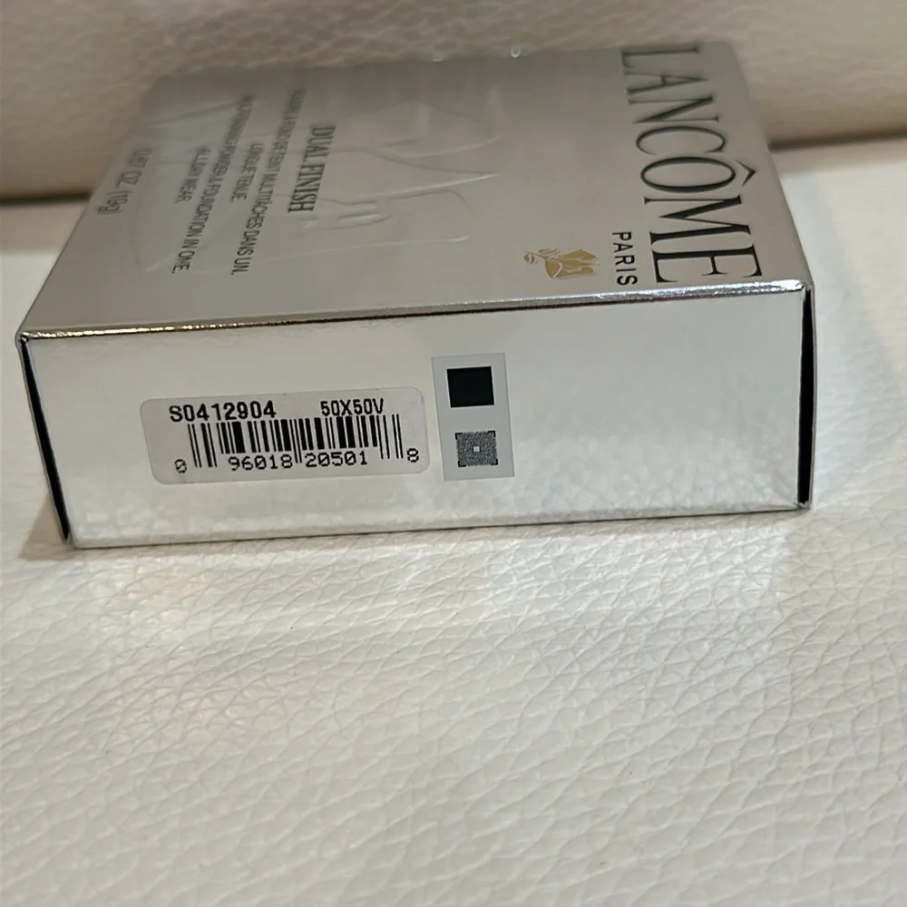 LANCÔME PARIS DUAL FINISH Colors-100 Porcelaine Delicate and COSMETIC BAG